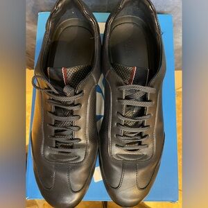 Zara Men’s Dark Blue Sneakers.